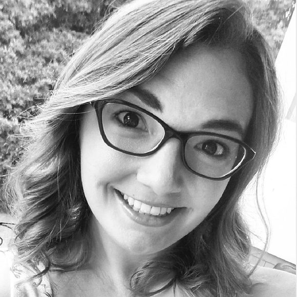 🌹Meet your Posher, Maria - Picture 1 of 1